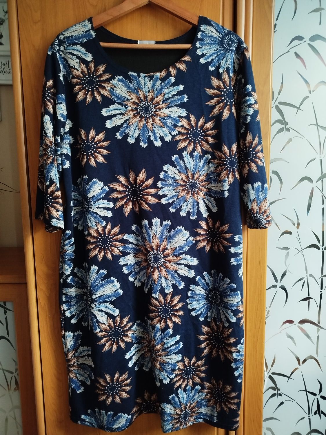 Granatowa sukienka piórka 44/46