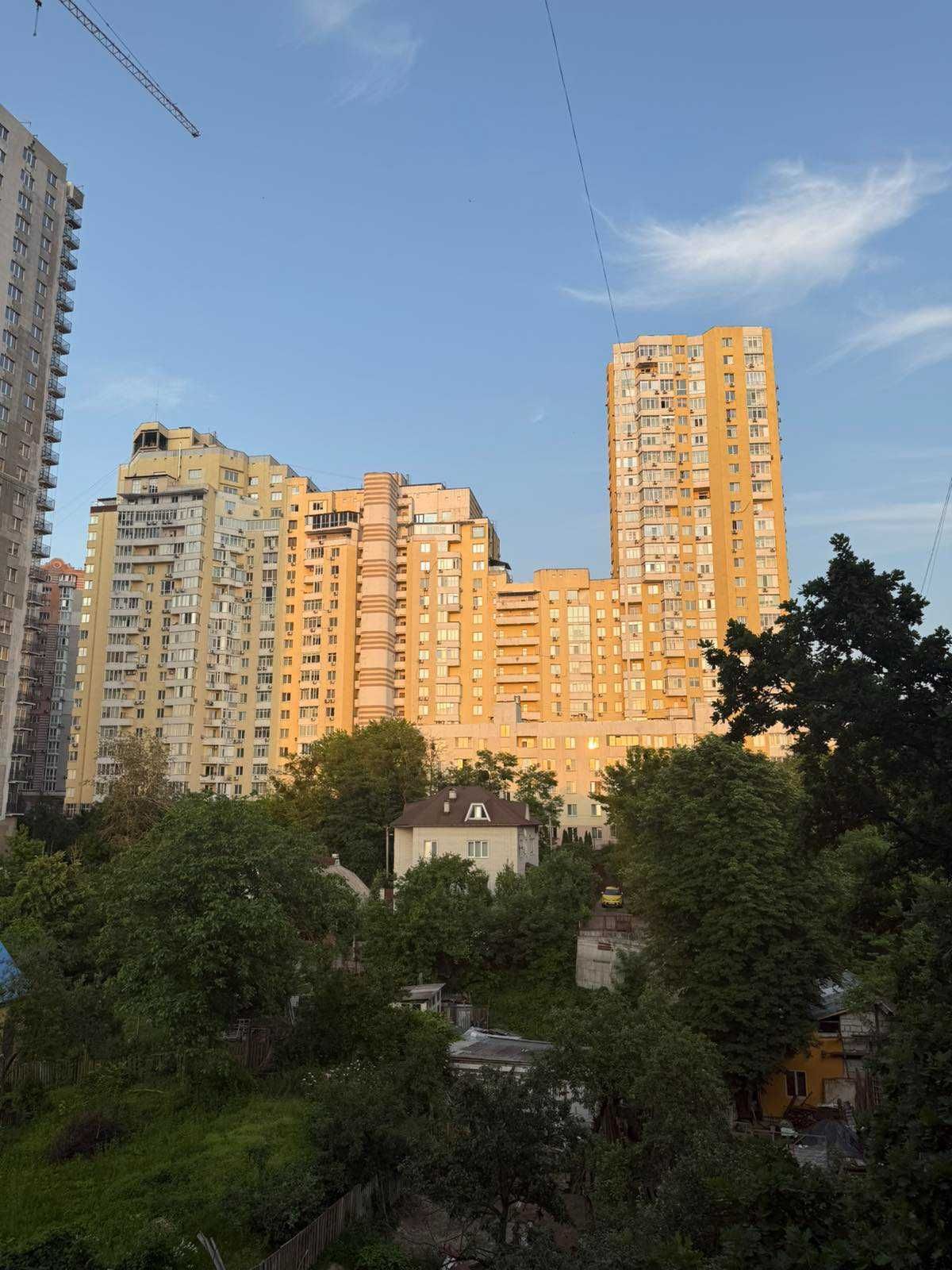Продаж квартири по вул. Жамбила Жабаєва, 22 метро Сирець