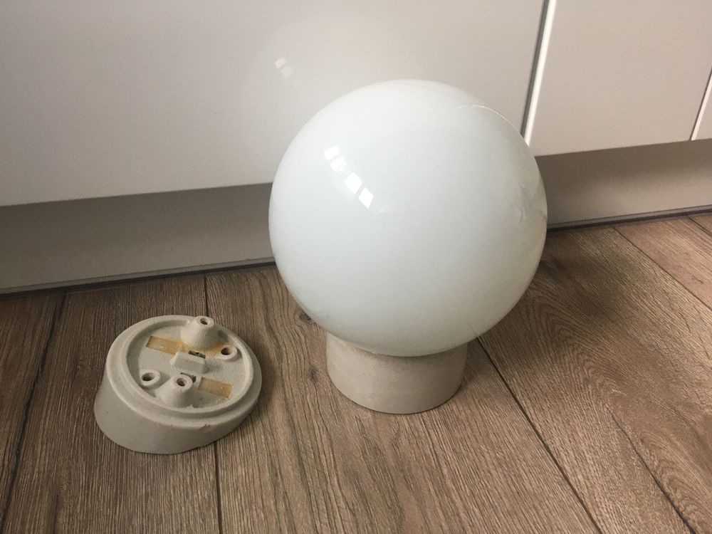 lampa ścienna gospodarcza kula do garażu lub piwnicy