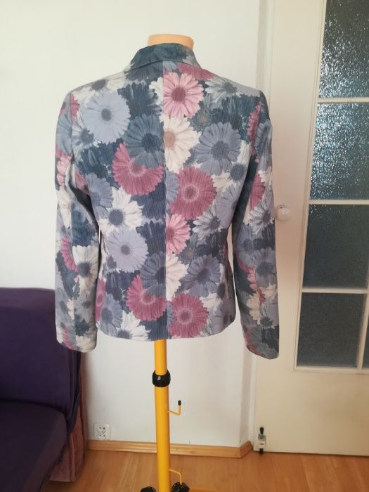 Piękny modny żakiet w kwiaty roz.40 jak nowy