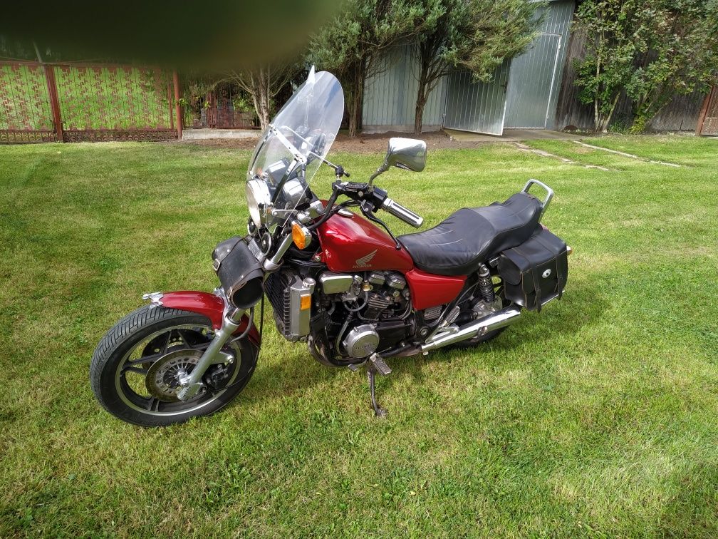 Sprzedam motor Honda Magna V45 750