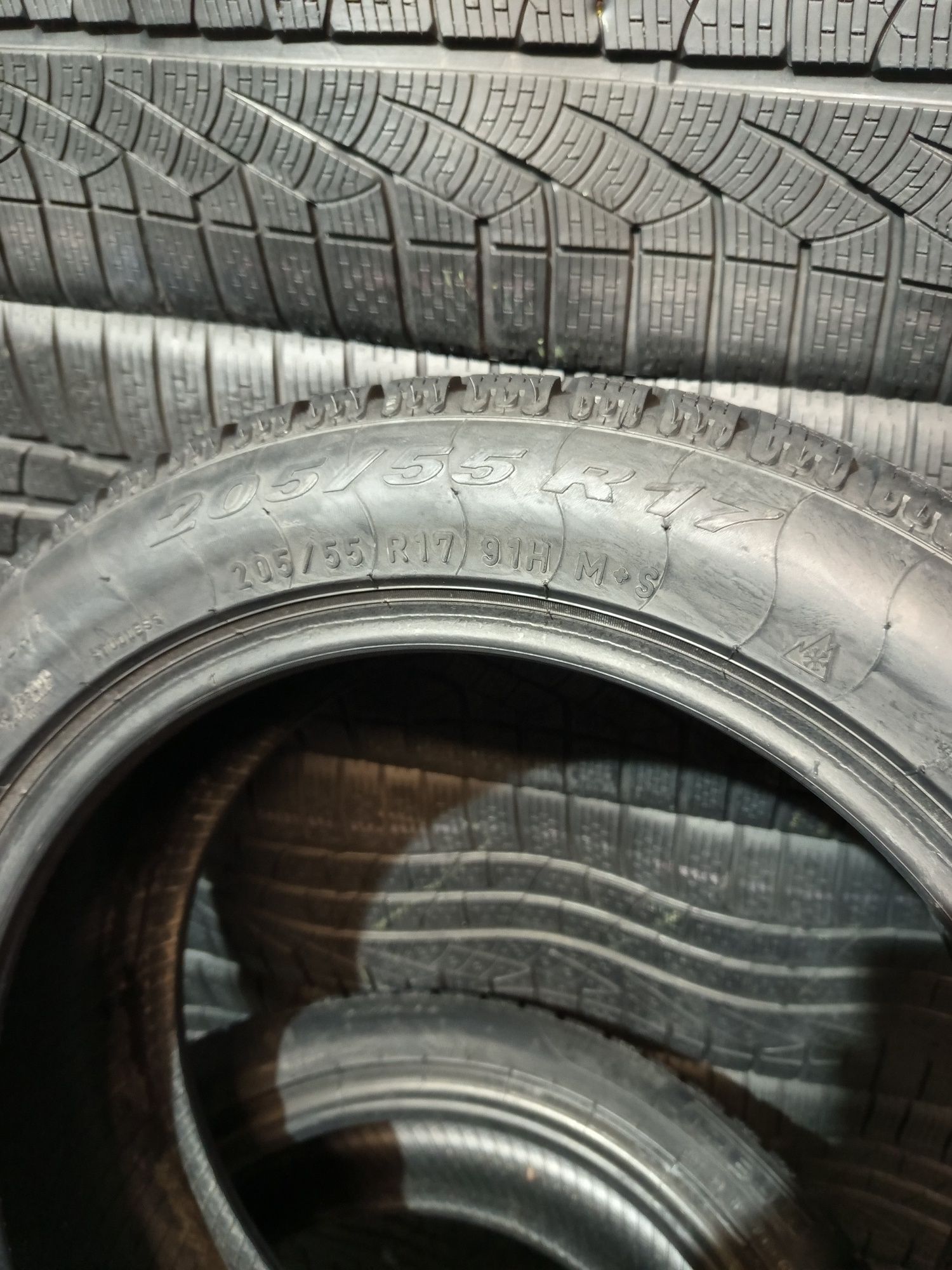 205/55R17 Pirelli SottoZero Winter210