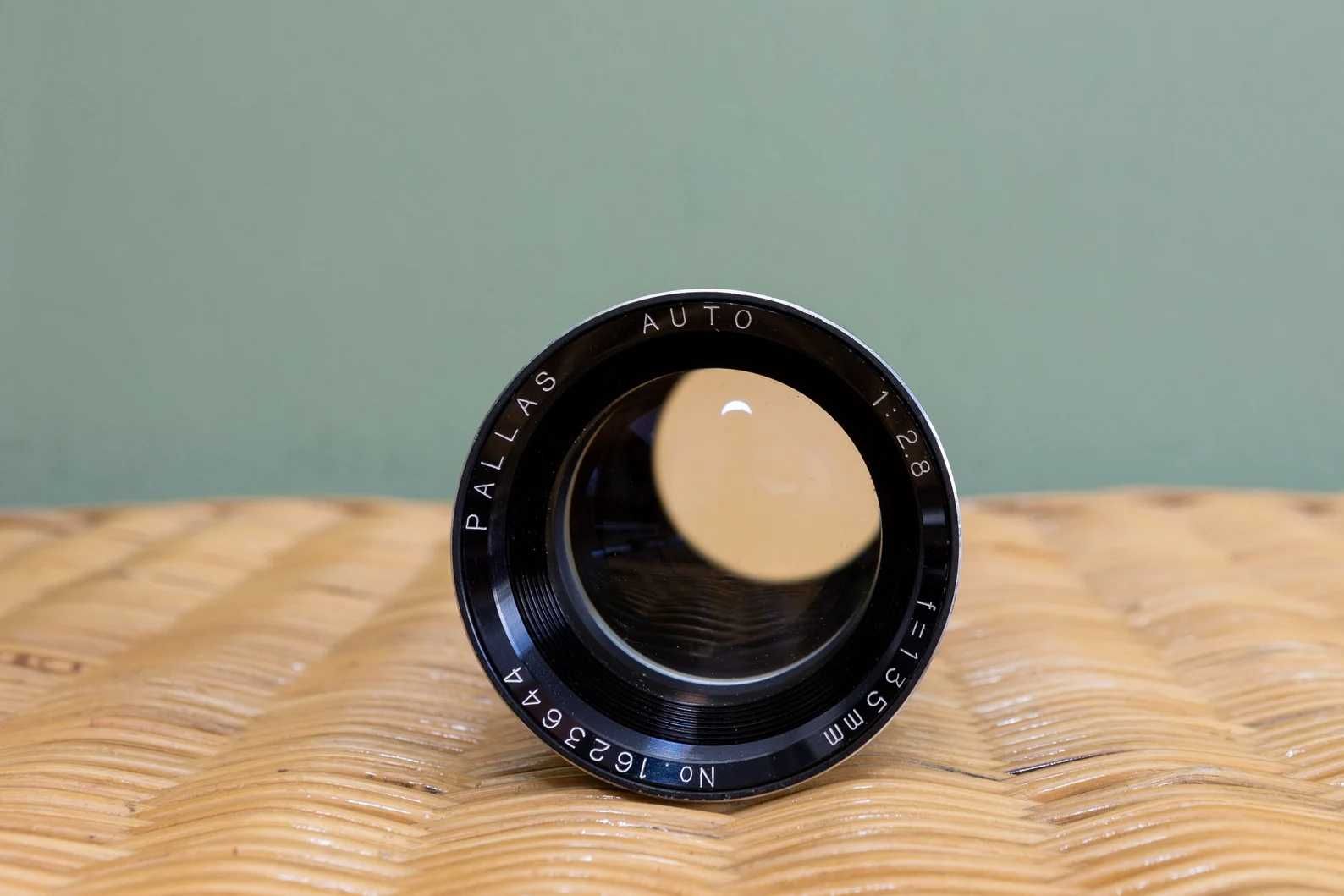 Pallas Auto 135mm f2.8 vintage Lens M42 mount