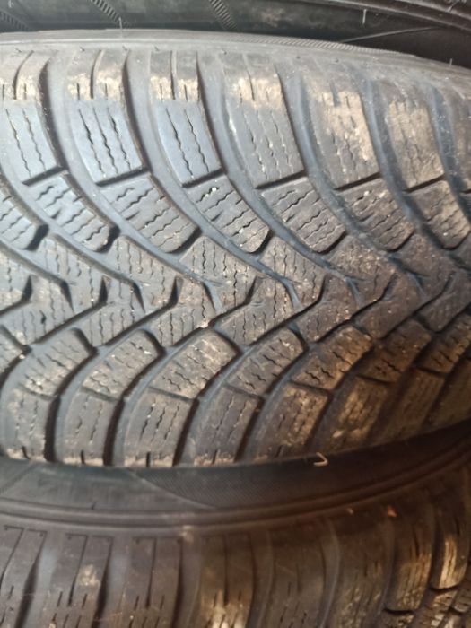 Komplet felg aluminiowych z oponami zimowymi marki Falken rozmiar 16