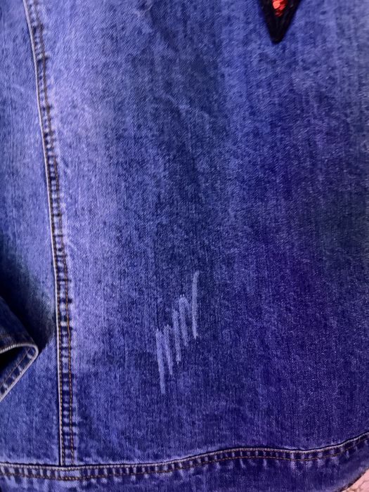 Jeansowa kurtka z odpinanym rozowym futerkiem i z cekinami S/M