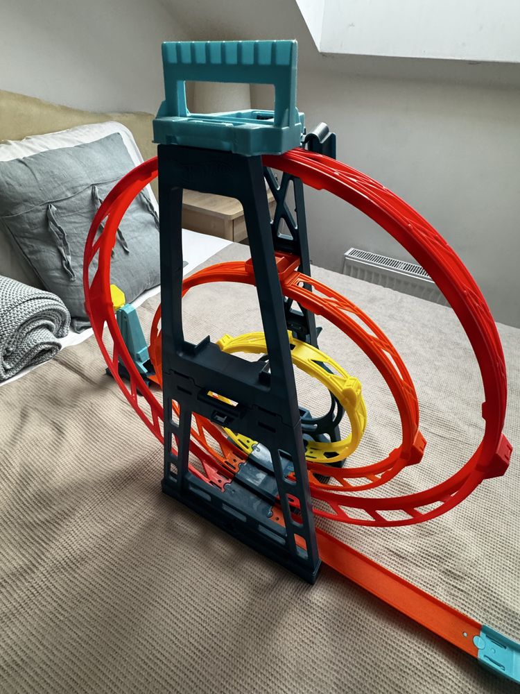 Hot Wheels Potrójna Pętla