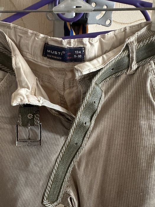 Вишиванка та брюки з ременем