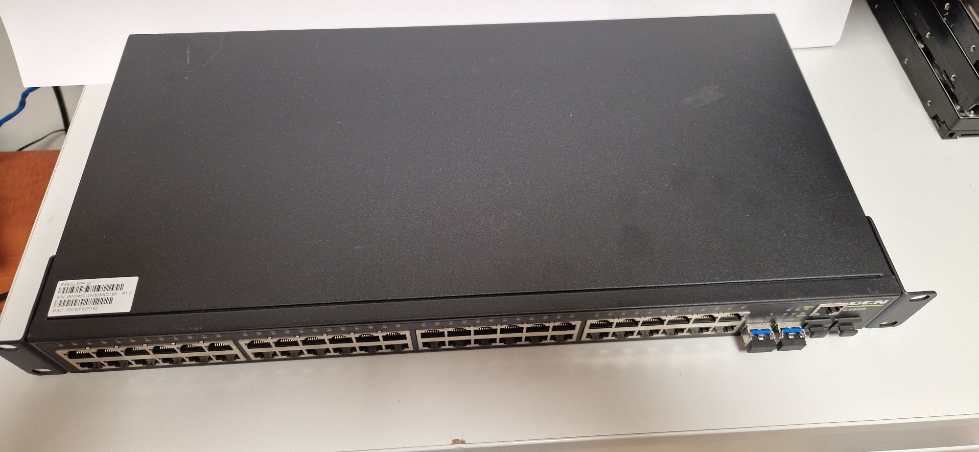 Gigabitowy przełącznik S4600-52P-SI + SF-SM31020D-GP