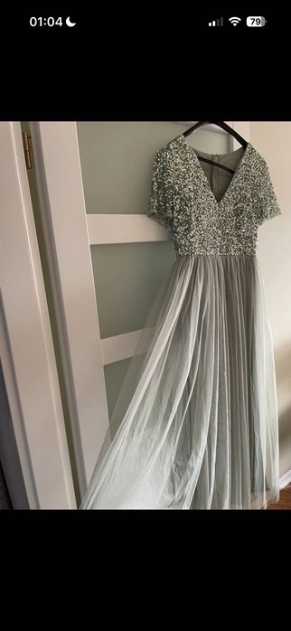 Miętowa długa suknia