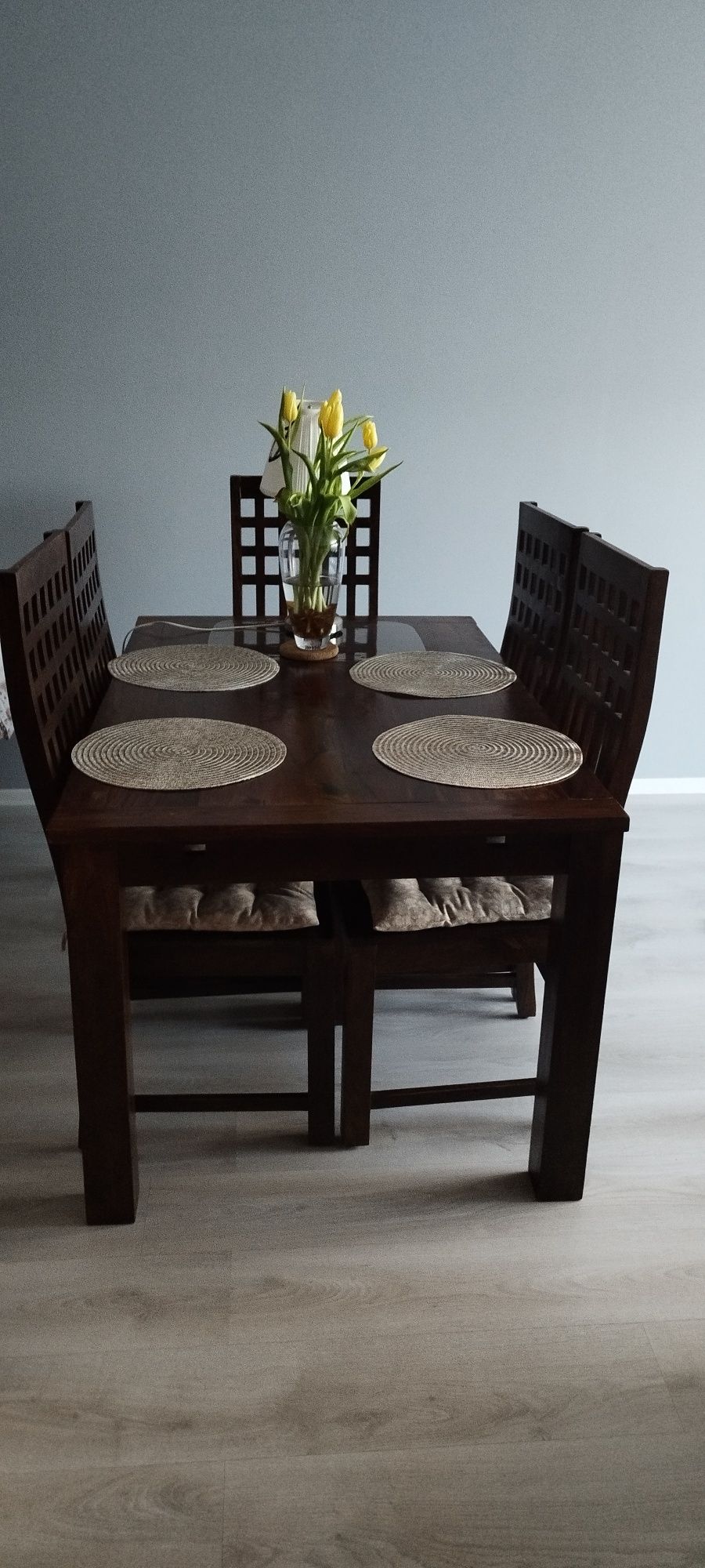 Stół z 6 krzesłami
