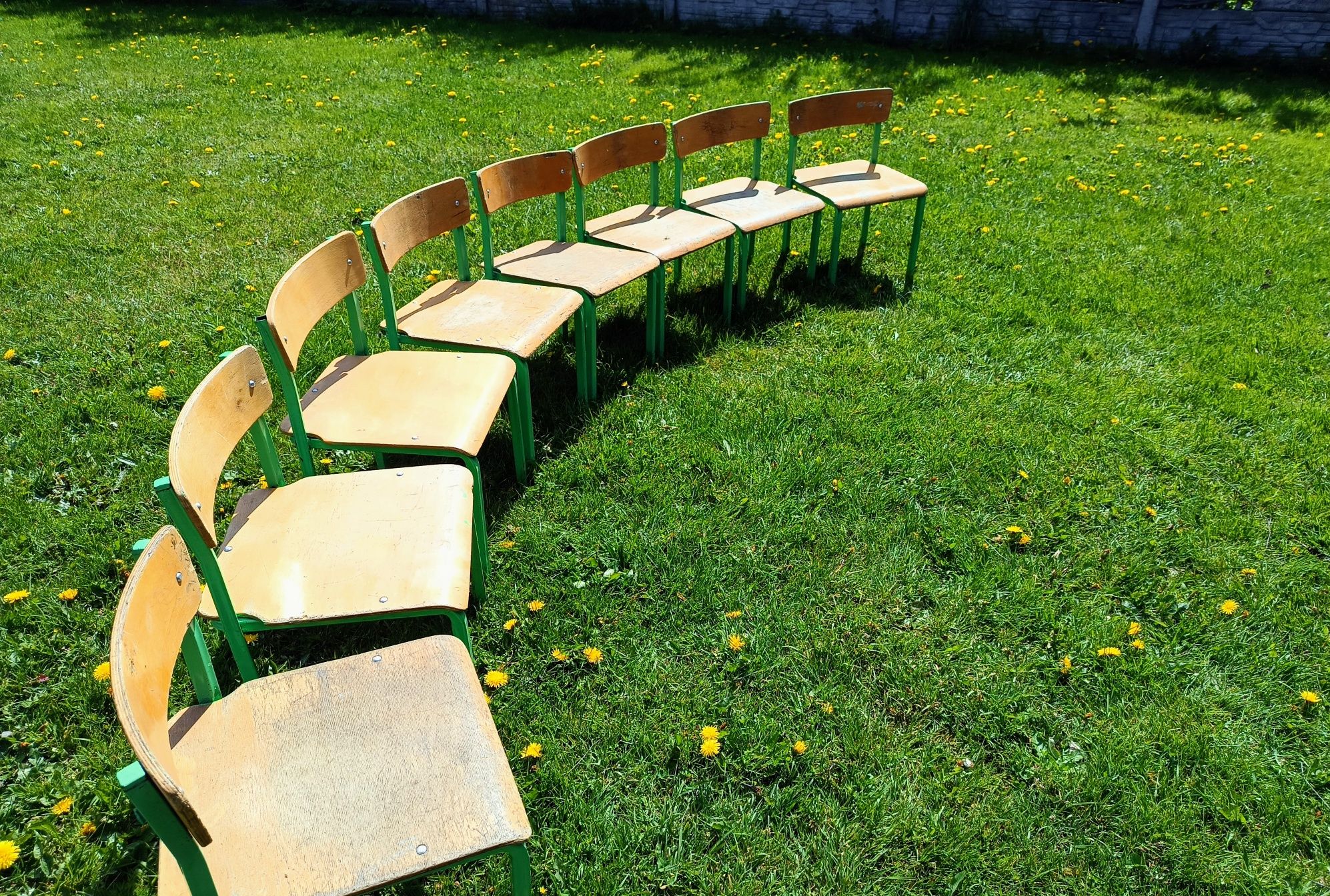 Małe krzesełka do szkoły 8
