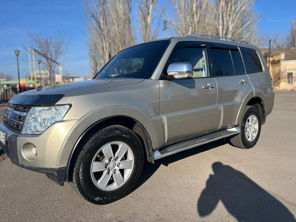 Mitsubishi Pajero 4