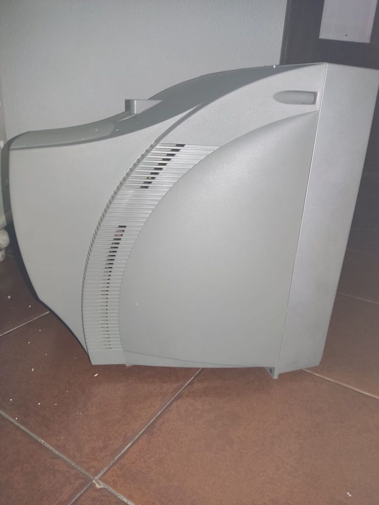 Televisão antiga