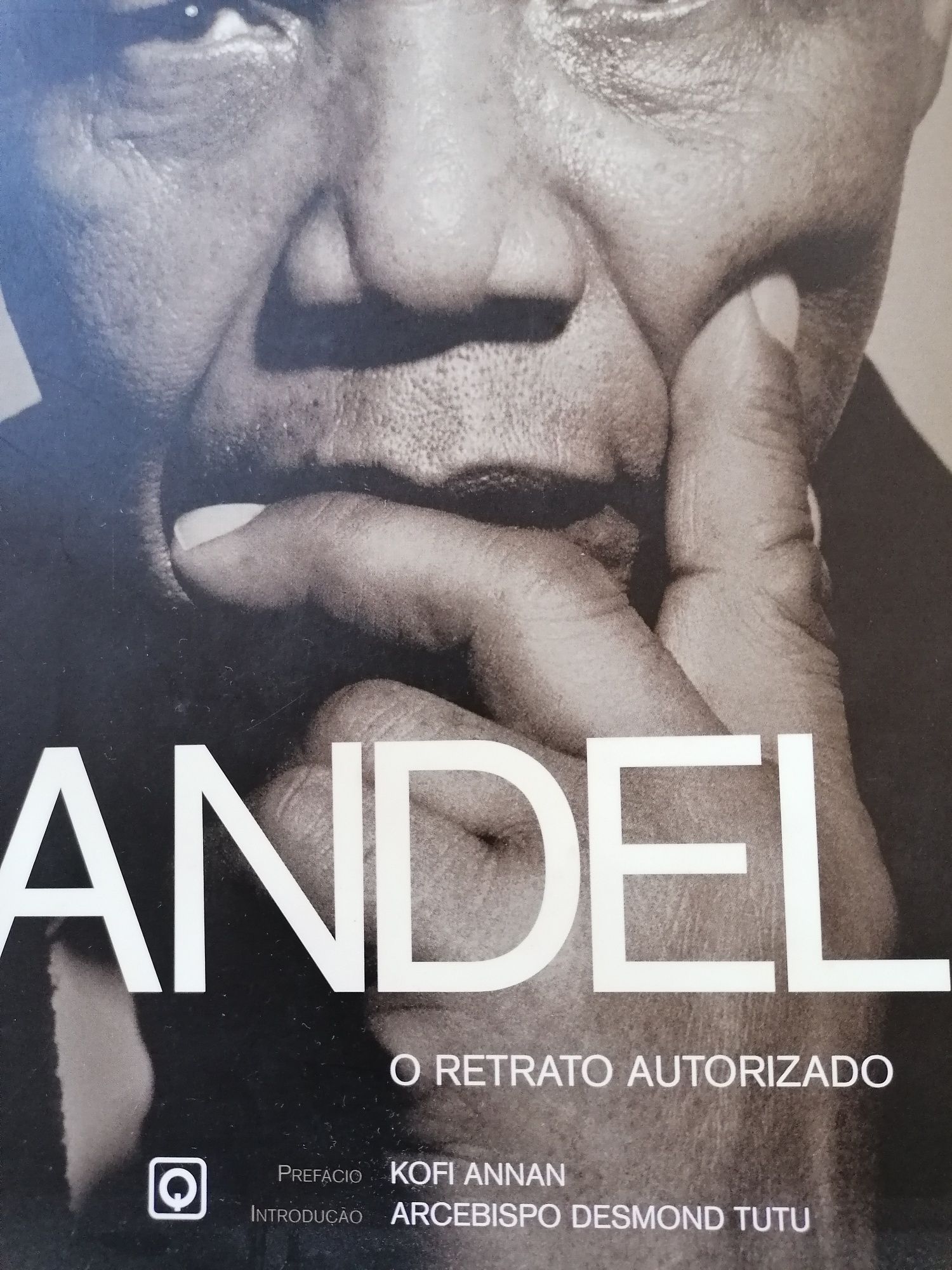 Livro sobre Nelson Mandela, o retrato autorizado.