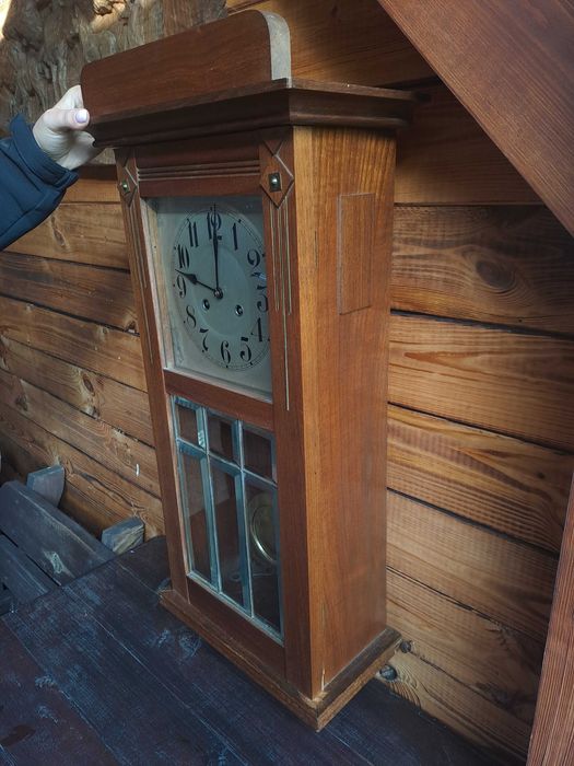 Stary Zegar retro vintage wiszący z wahadłem w dobrym stanie sprawny