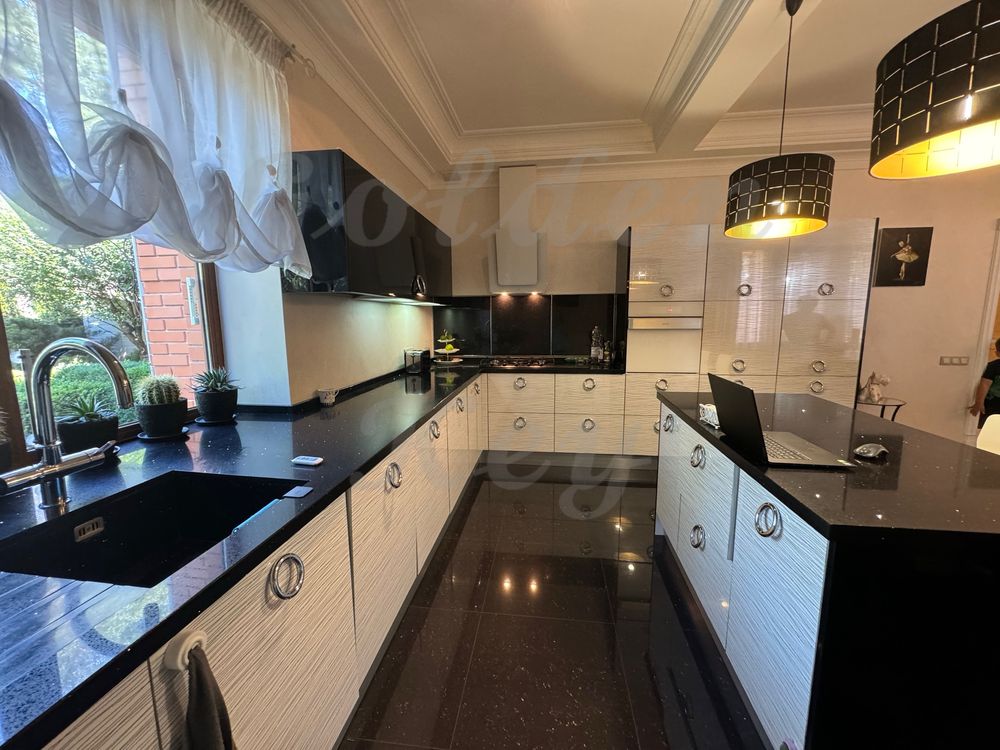 Продам Елітний БУДИНОК 200м2,КОТЕДЖсередСосен, КМ “PARK HOUSE”, с.Гора