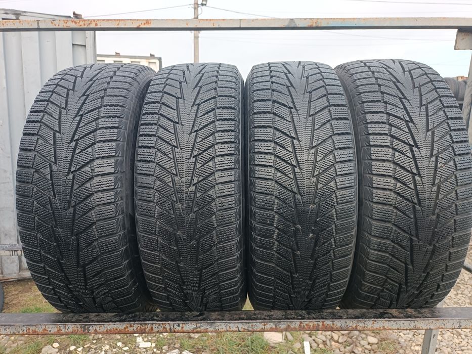Автошини 215x60r16 Hancock зима  стан ідеальний