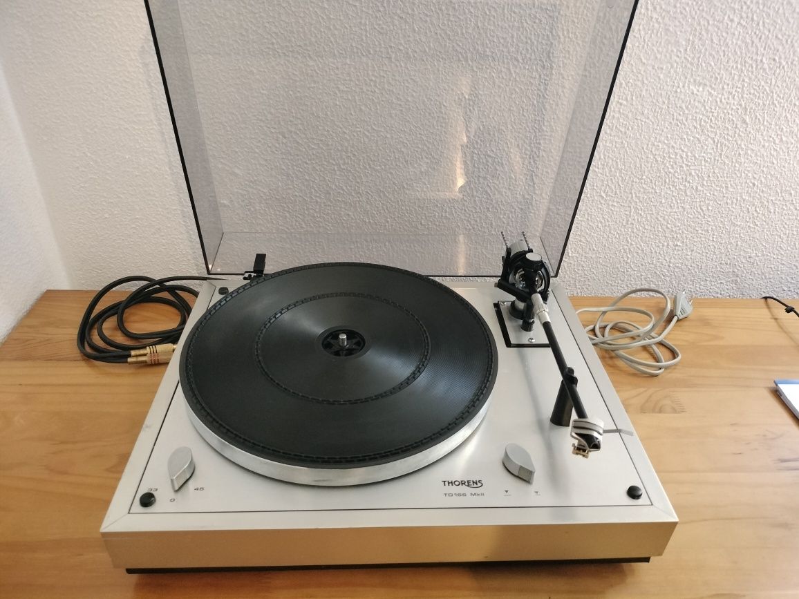 Gira discos Thorens TD 166 MkII