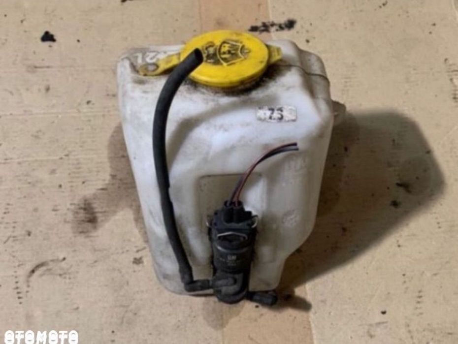 Zbiorniczek pompka spryskiwaczy opel corsa c combo