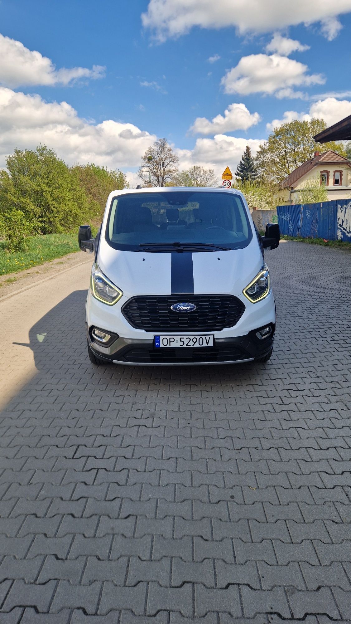 Wynajem busa  Ford Tourneo Custom Long 8os. Autom./Przewóz osób/Wesel