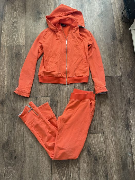 Продам яркий костюм Armani! Оригинал! Недорого!