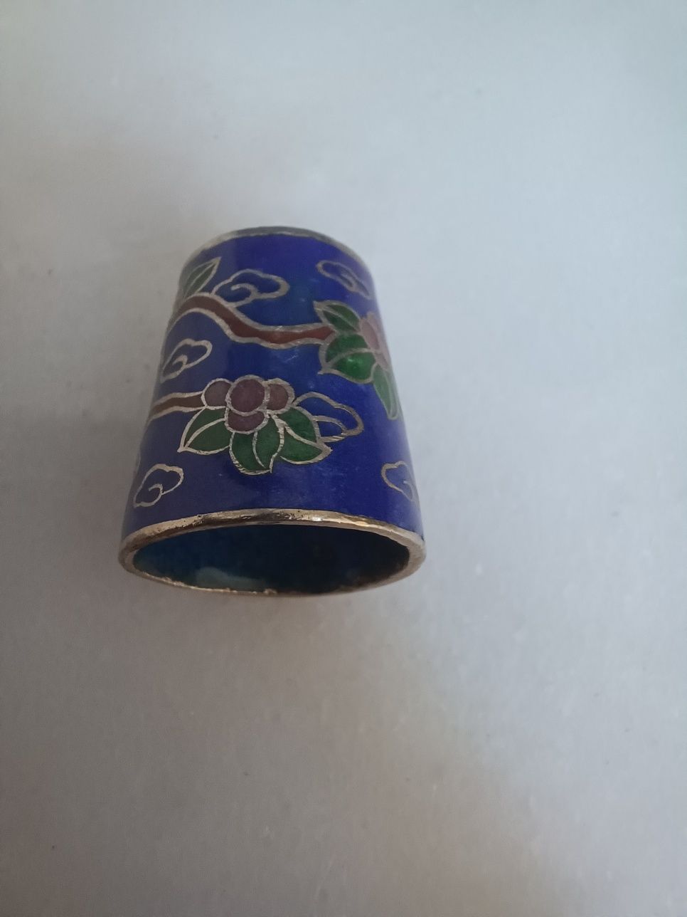 Dedal antigo pintado