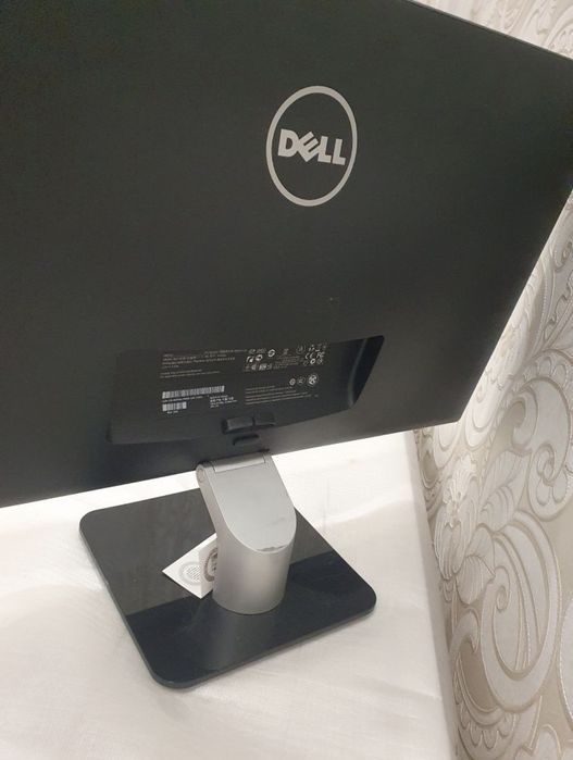 24-дюймовый монитор (61см) Dell S2440L