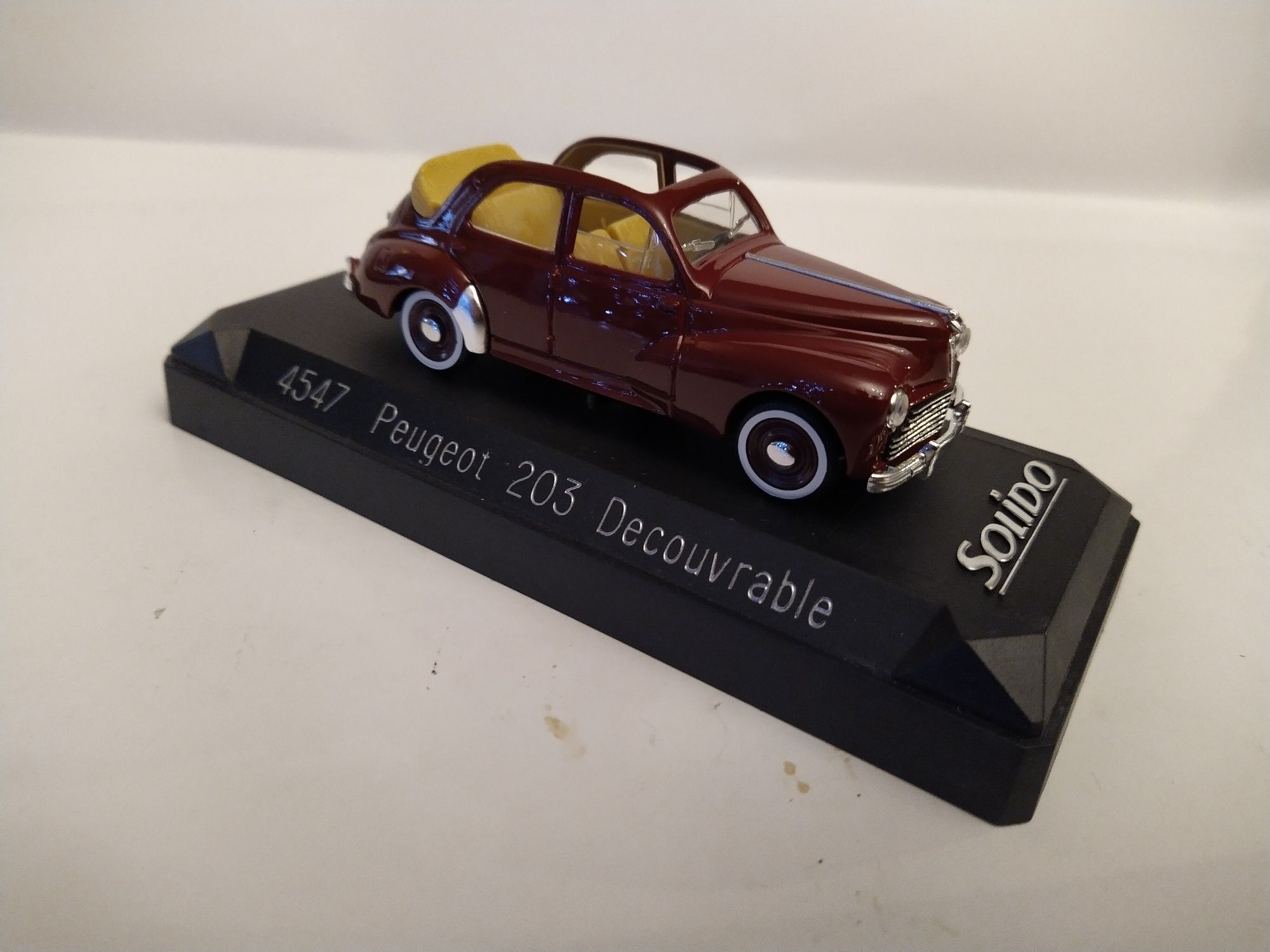 Peugeot 203 Decouvrable Solido Skala 1:43