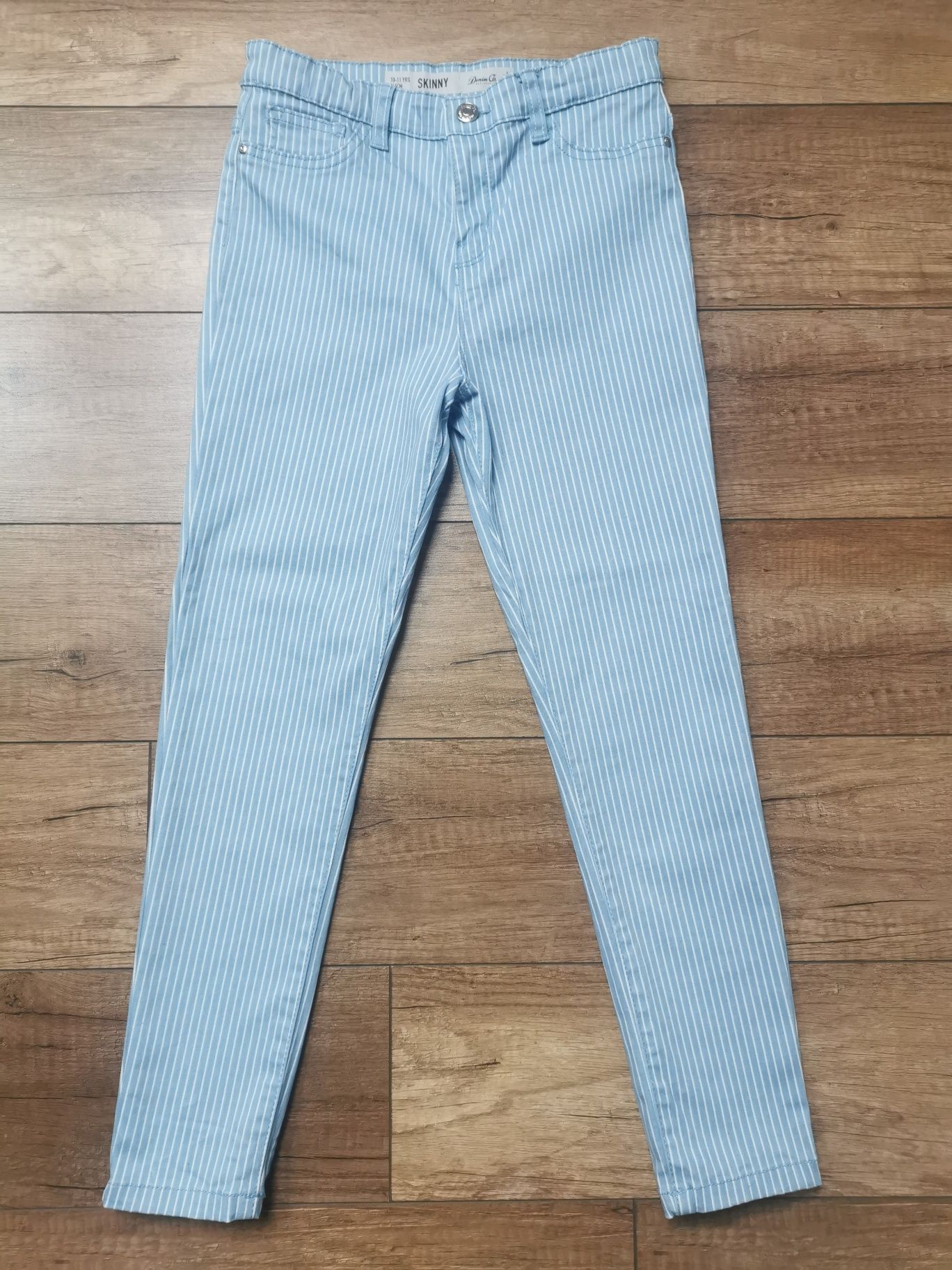 Dżinsy błękitne w białe pasy Denim Co rozmiar 146