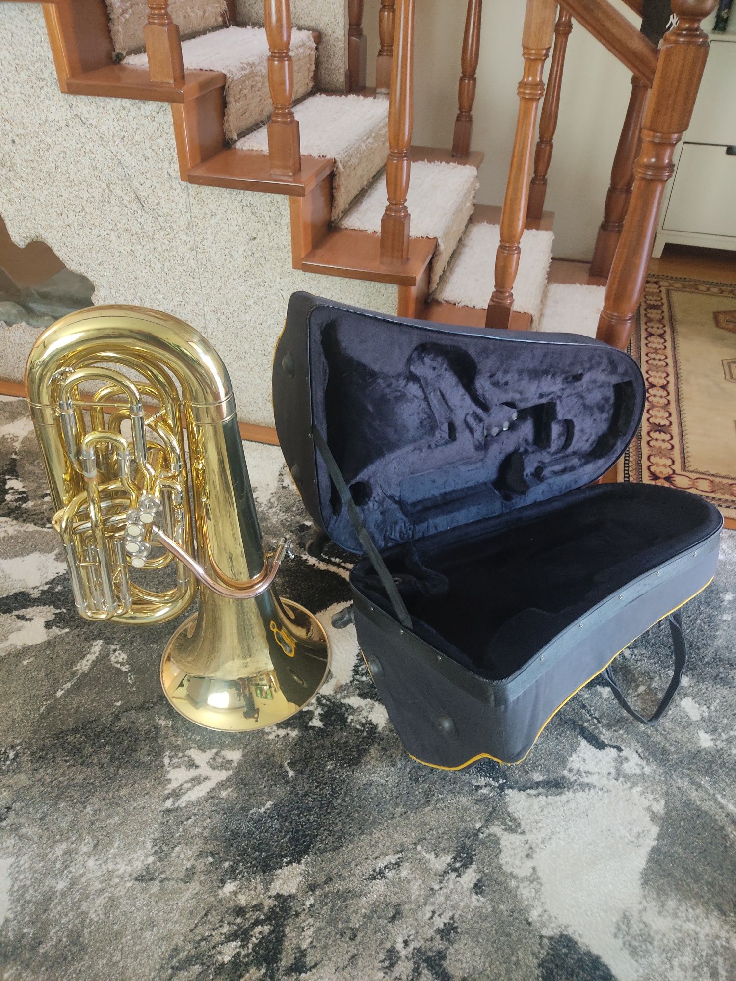Tuba 3/4 em Dó usada