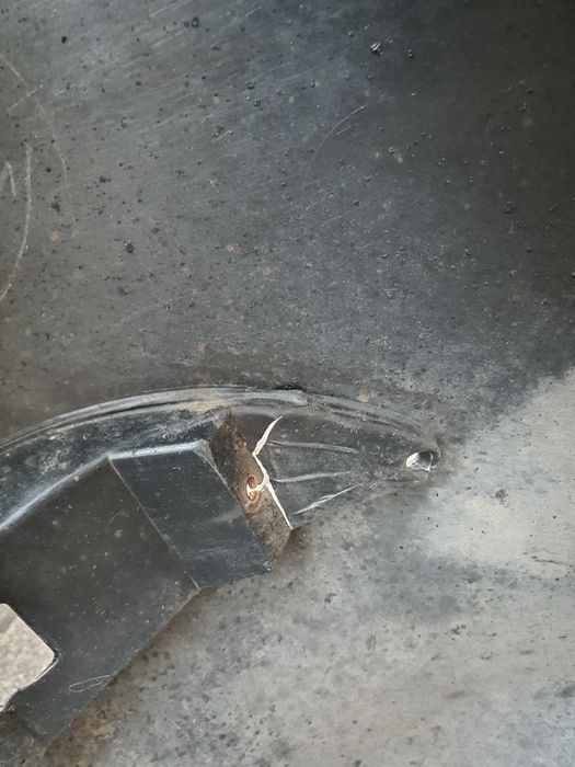 LEXUS IS250 IS350 zderzak tylny tył pdc 06-13