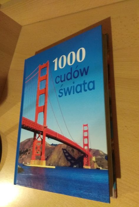 Książka 1000 cudów świata.
