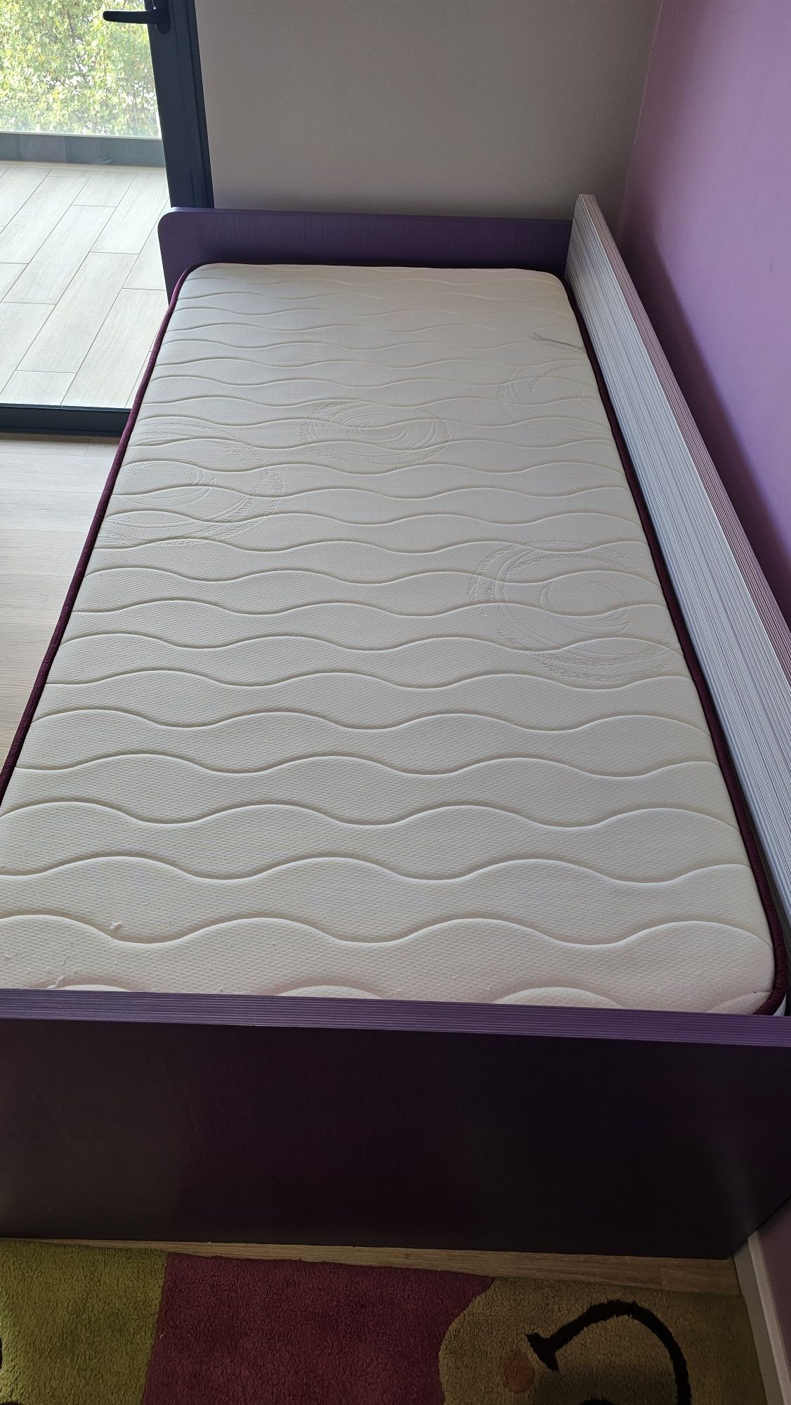 Cama de solteiro em excelente estado