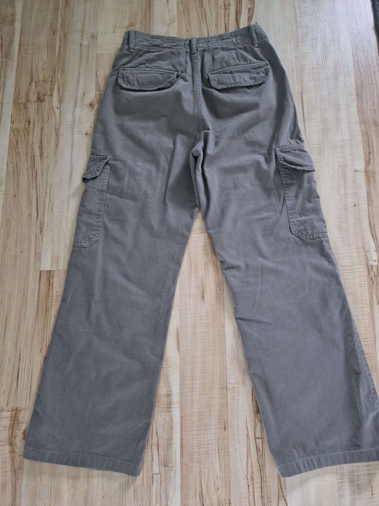 Spodnie z kieszeniami cargo roz.34 Zara