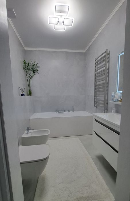 Продається новий сучасний будинок з басейном і терасою