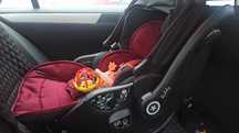 Fotelik samochodowy Kiddy Evoluna i-Size 2 w zestawie z bazą ISOFIX