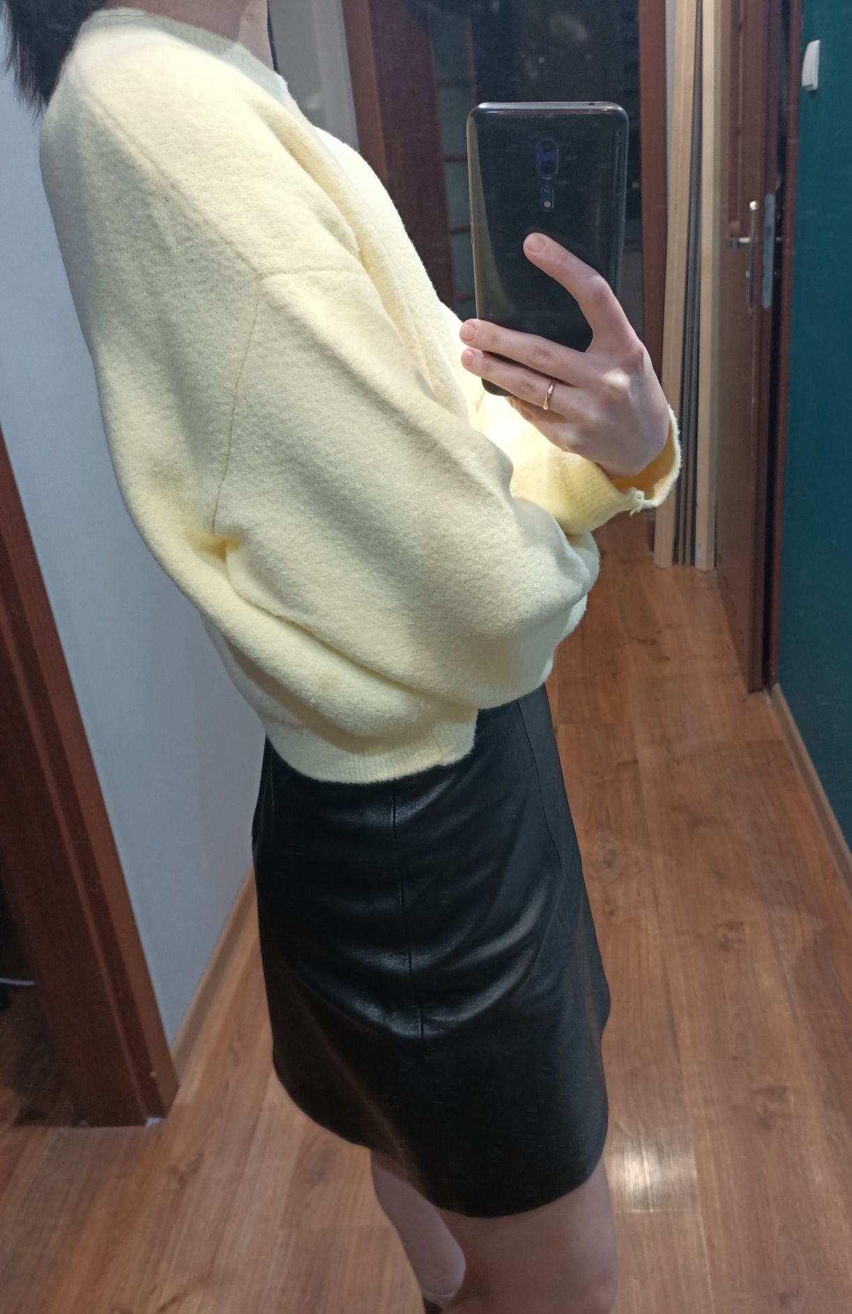 Sweter krótki r. M