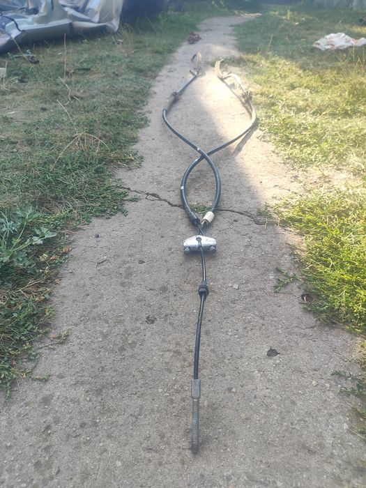 Тросік ручніка форд фокус 2