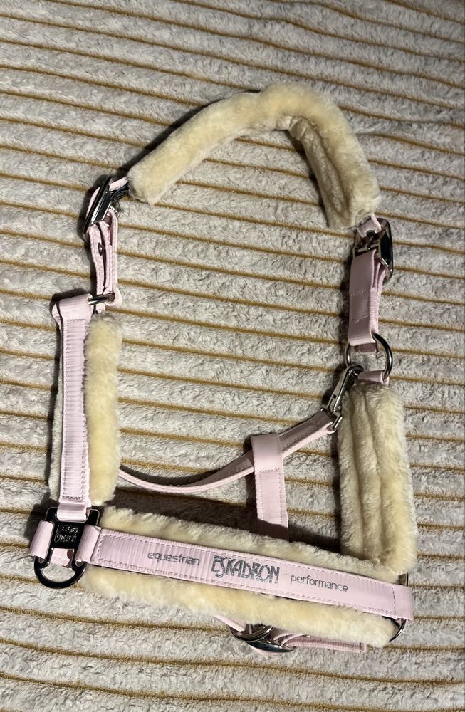 Kantar Eskadron Faux-Fur Double Pin V/Cob