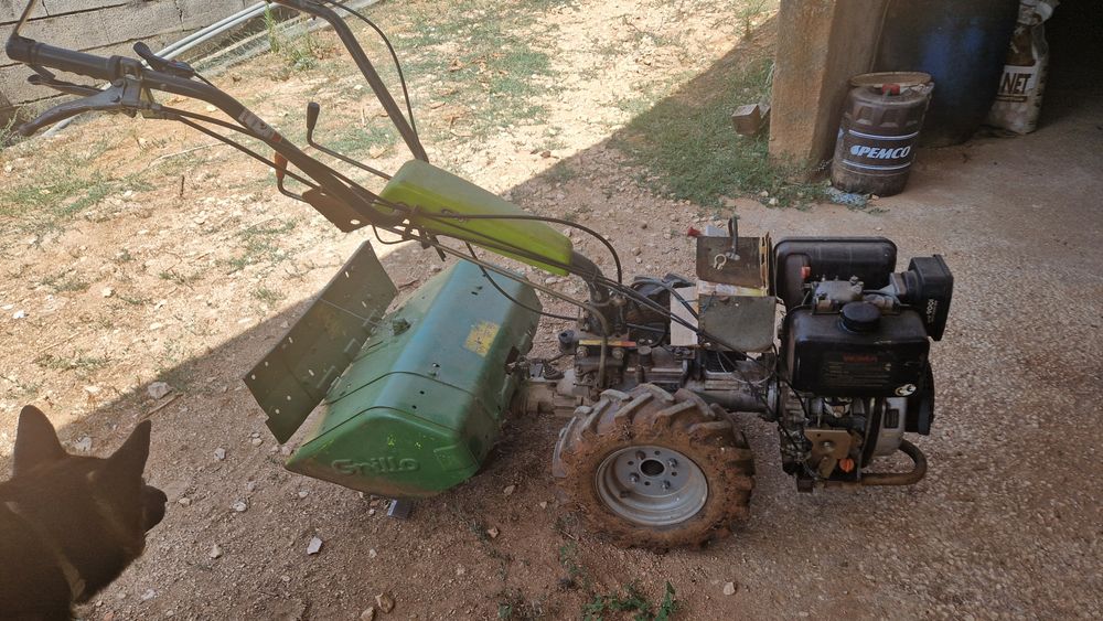 Motocultivadora marca Grilo