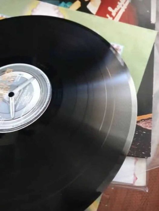 Stray Cats  2 albuns capss e discos muito bom estado
