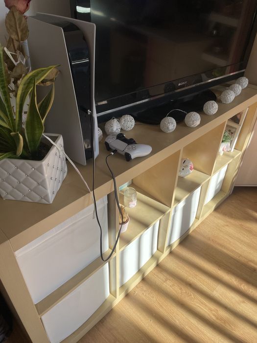 Drewniana komoda ikea