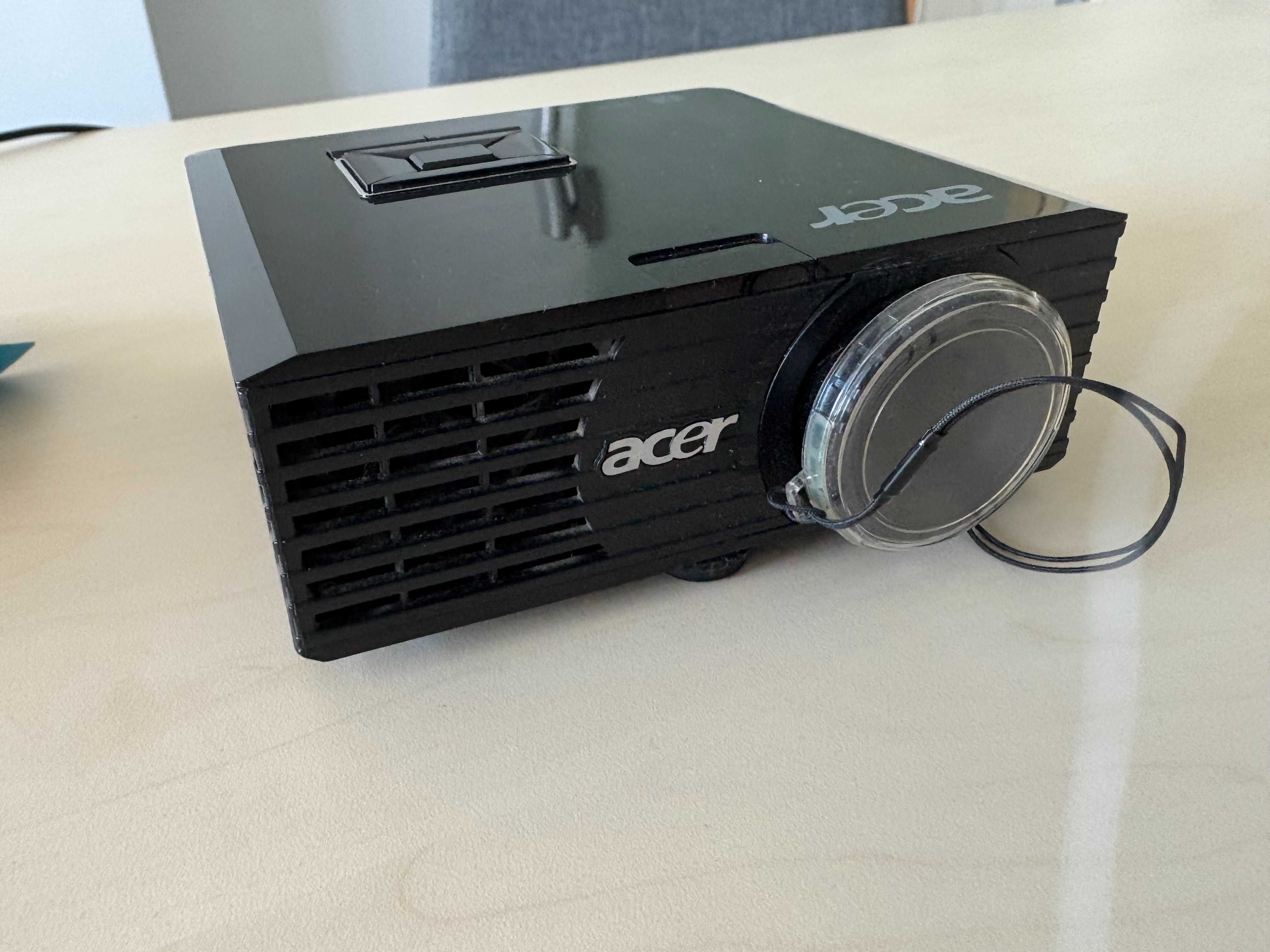 Mini projektor Acer K11