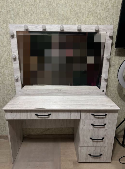 Туалетный столик