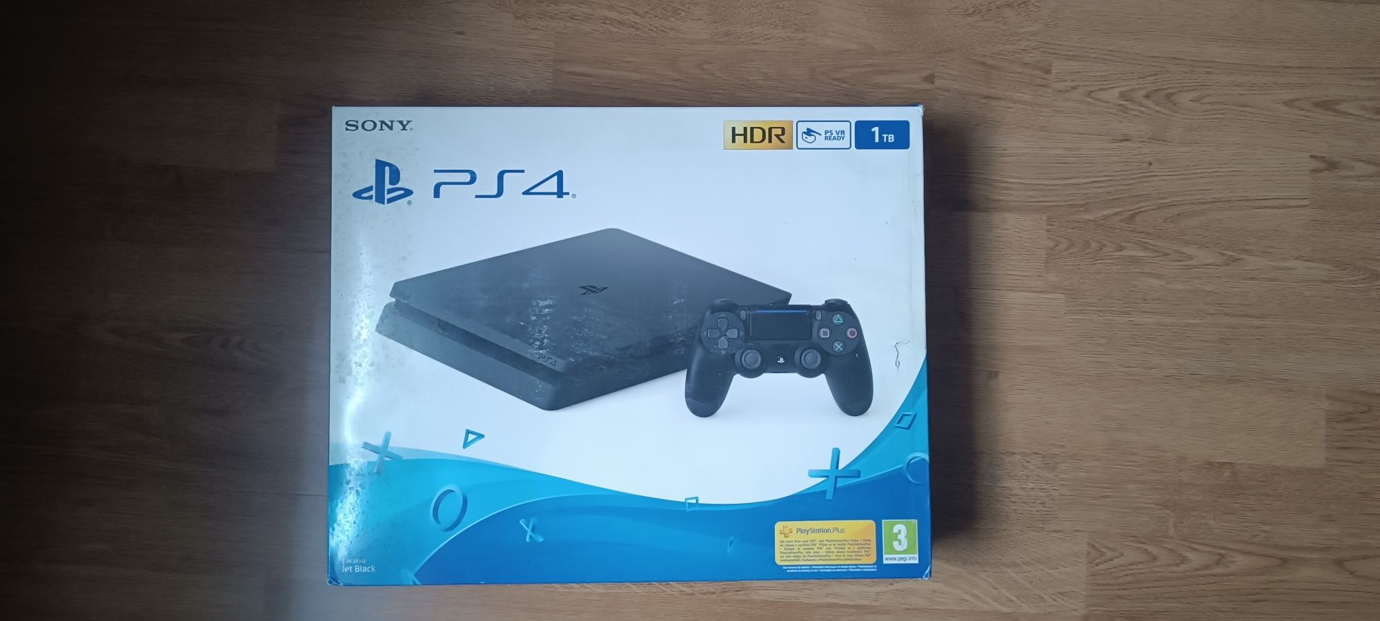 Playstation 4 + 3 gry