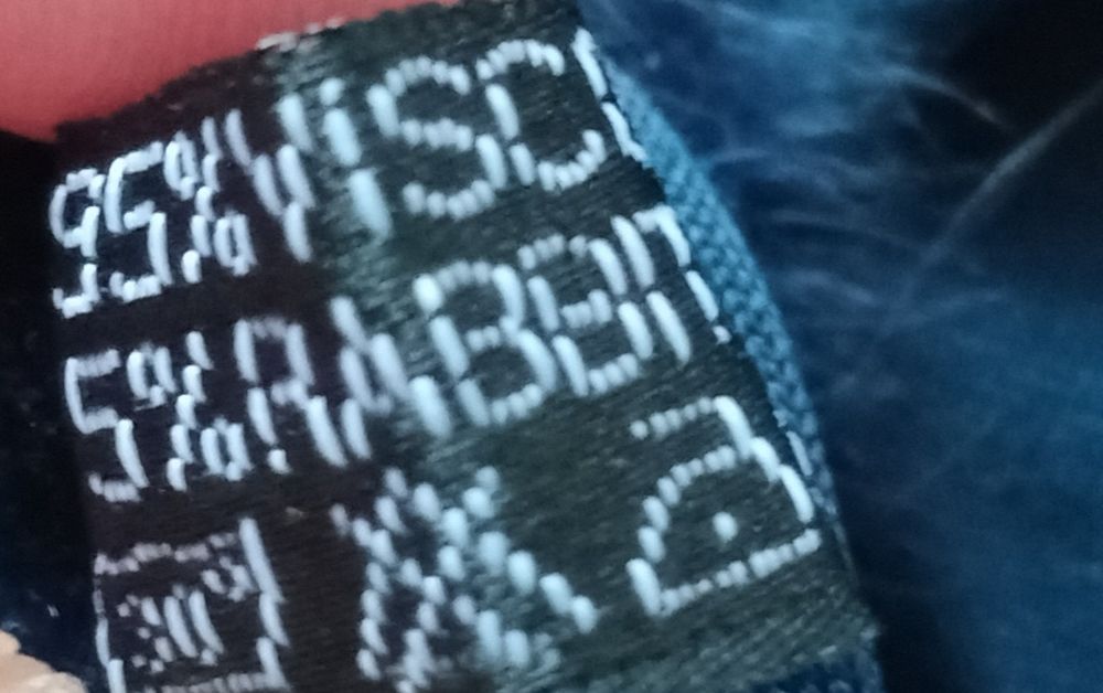 Nowy,elegancki,niespotykany szalik damski z pomponikami z futerka natu
