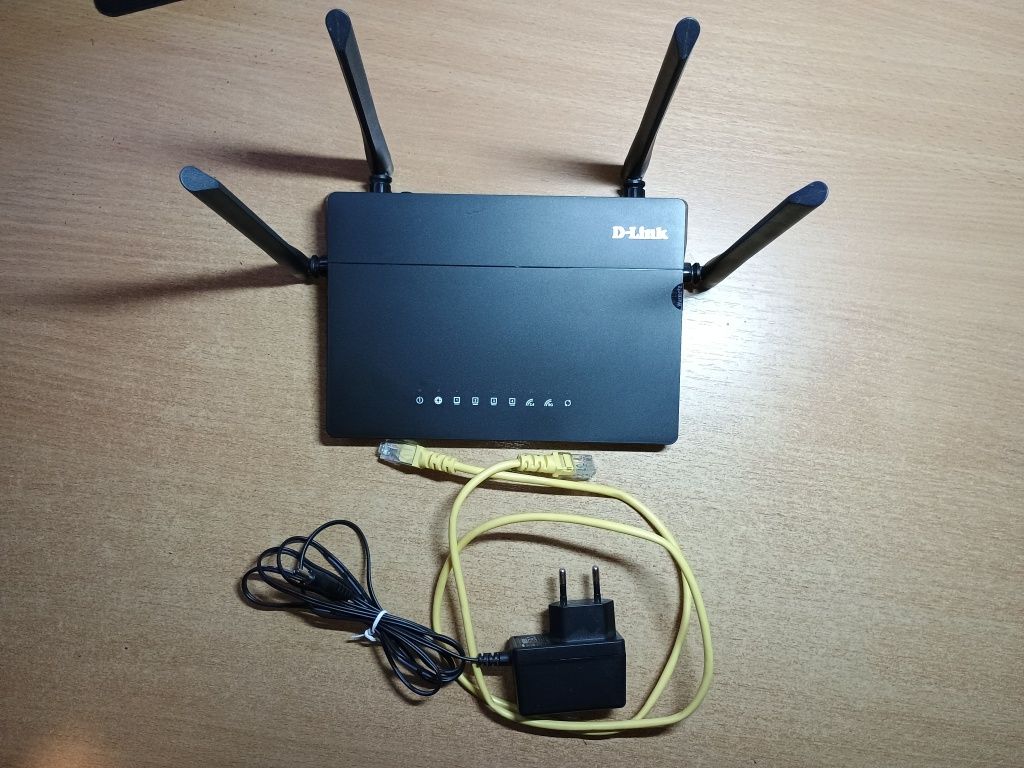Wi-Fi роутер D-LINK DIR-822 AC1200 2.4GHz + 5GHz