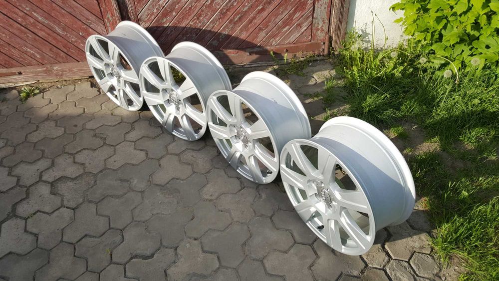 Новий комплект оригінальних дисків R17 Ауді А4,А6С6,С4,С5,VW