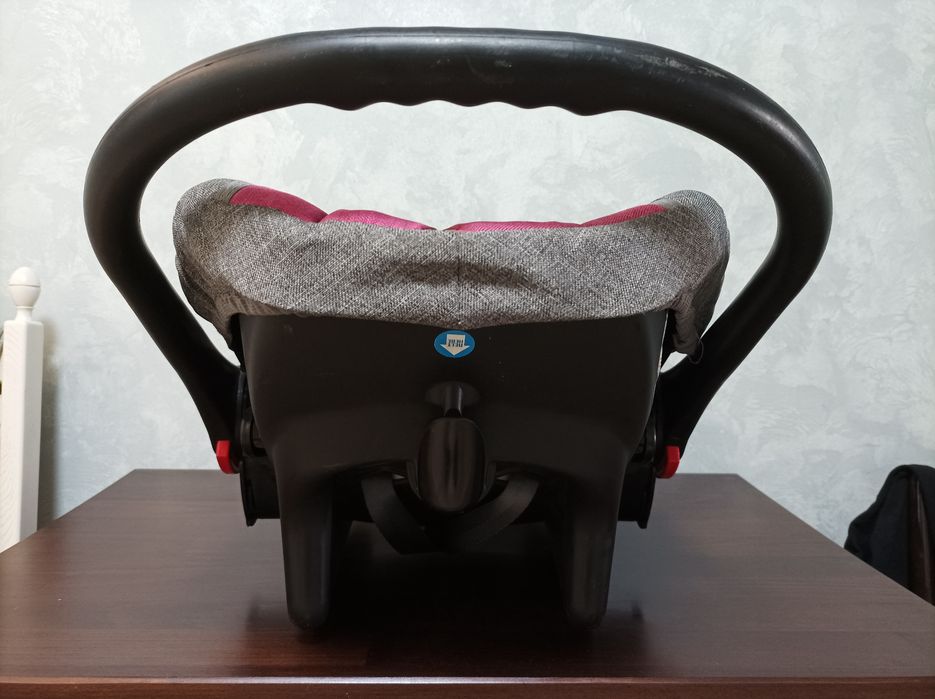 Автолюлька для немовлят.