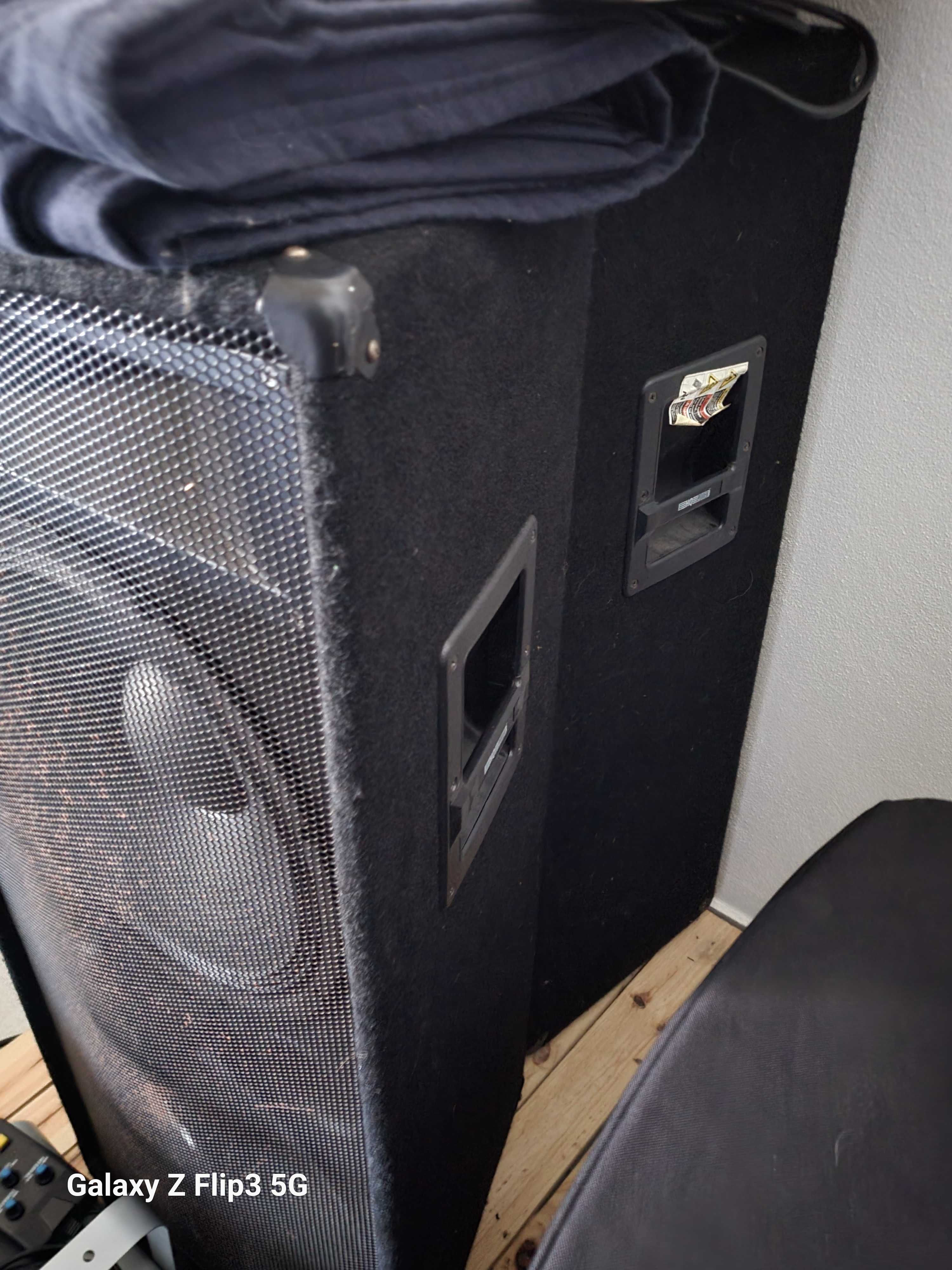 Duas Colunas de som não Amplificadas com 700W RMS cada, 1400W Musicais